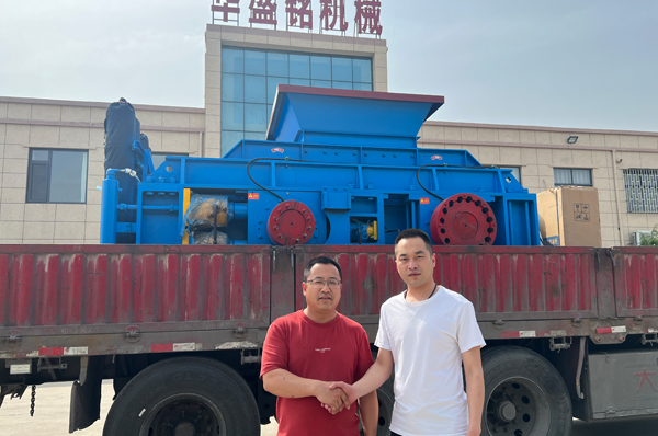 河(he)南客(ke)戶(hu)試機(ji)后(hou)決(jue)定(ding)投産(chan)液(ye)壓對輥(gun)機