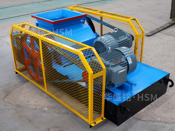 生石(shi)灰雙(shuang)齒(chi)輥破碎(sui)機