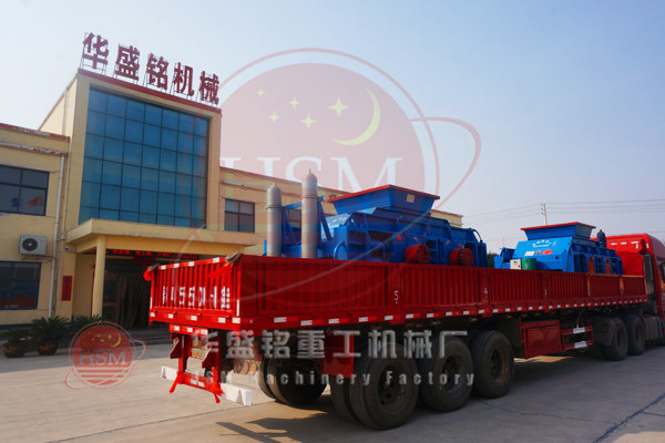 對輥(gun)破(po)碎(sui)機(ji)髮貨(huo)現(xian)場(chang)
