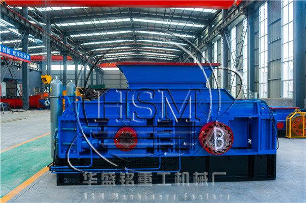 雙(shuang)齒輥破碎(sui)機(ji)圖(tu)片